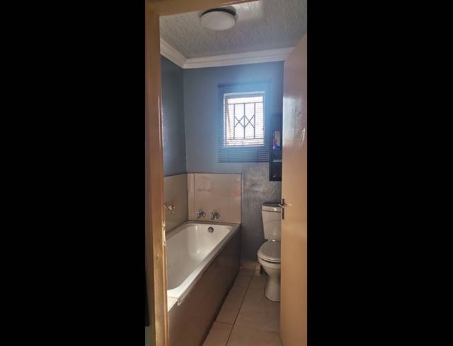 2 BEDROOM HOUSE FOR SALE IN BEVERLEY HILLS